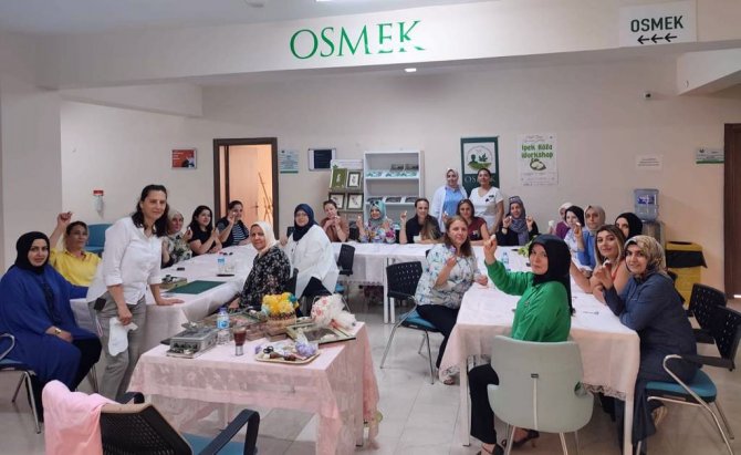 İ̇pek Kozalar Osmangazi’de Renklendi