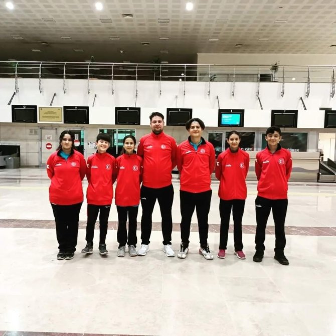 Pamukkale Belediyesporlu Güreşçiler Kupaya Doymuyor