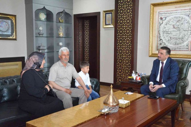 Siirt Valisi Hacıbektaşoğlu, Diyarbakır Annelerini Misafir Etti