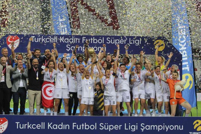 Alg Spor Şampiyonluk Kupasını Aldı