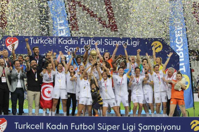 Alg Spor Şampiyonluk Kupasını Aldı
