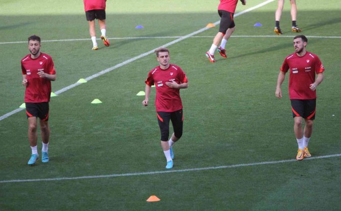 A Milli Futbol Takımı, Litvanya Maçı Hazırlıklarını Sürdürdü