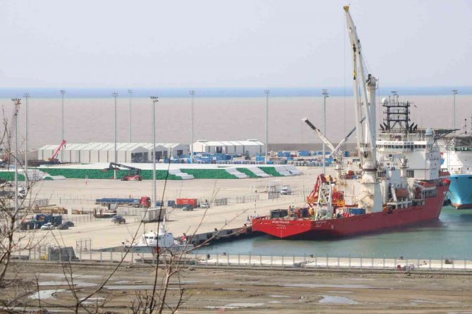 Türkiye Tarihinin En Büyük Keşfinde İlk Borular Döşeniyor