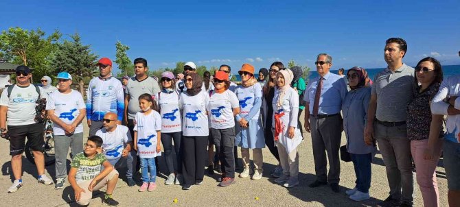 Van Gölü İçin Yürüyen Kadınlar Ahlat-adilcevaz Etabını Tamamladı