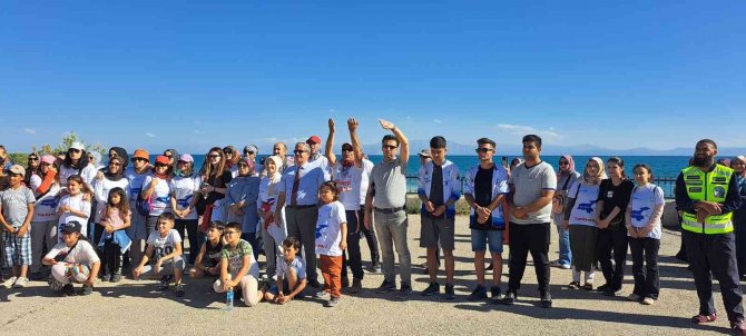 Van Gölü İçin Yürüyen Kadınlar Ahlat-adilcevaz Etabını Tamamladı
