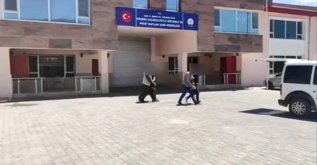 Van’da 4 Organizatör Tutuklandı