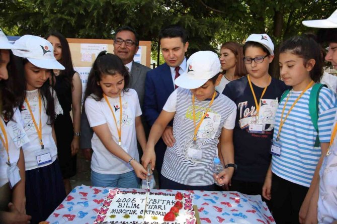 Tunceli Munzur Ortaokulunda Tübi̇tak 4006 Bilim Fuarı
