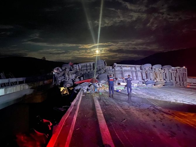 Ankara’da Tır Devrildi: 1 Yaralı