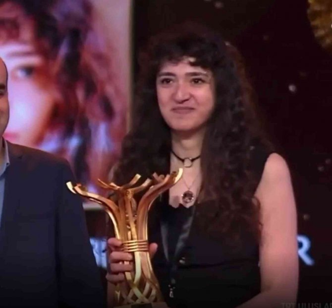 İ̇bf Öğrencisi Trt Belgesel Yarışması’ndan Birincilikle Döndü