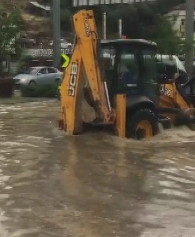 Çankaya’da Sağanak Yağış Sonrası Hayat Durma Noktasına Geldi