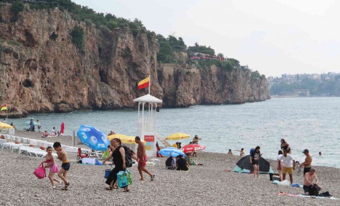Antalya’da Yaz Yağmuru