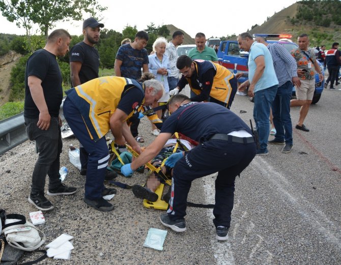 Yan Yatan Tur Midibüsünde Can Pazarı Yaşandı