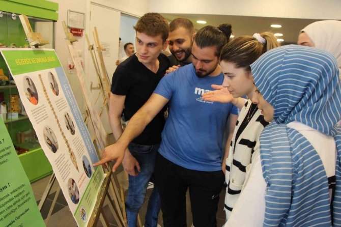 Avrasya Üniversitesinde Öğrencilerin 14 Projesi Görücüye Cıktı