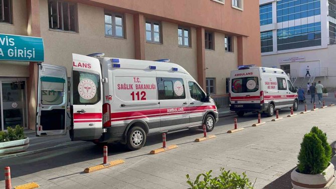 Cinnet Getiren Polis Eşini Ve Çocuğunu Öldürüp İntihar Etti