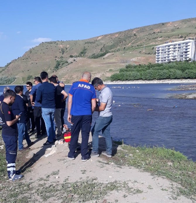 Van Gölü Kıyısında Erkek Cesedi Bulundu