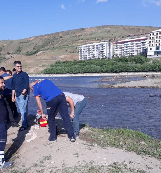 Van Gölü Kıyısında Erkek Cesedi Bulundu