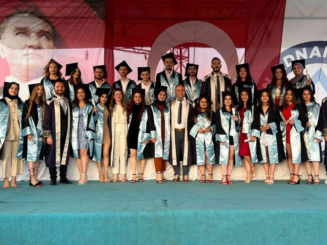 Buharkent Myo’da Mezuniyet Coşkusu Yaşandı