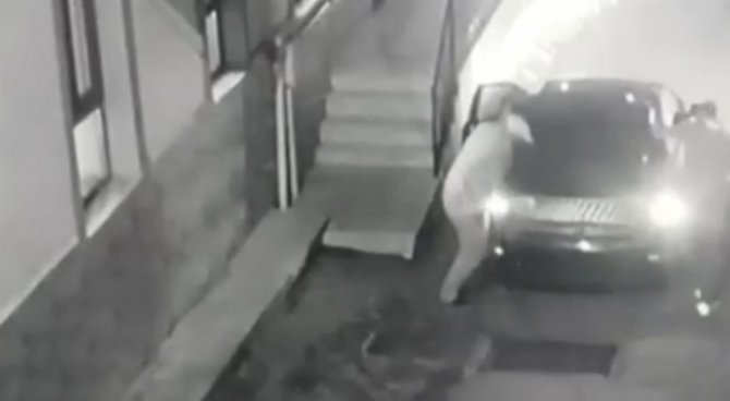 Bursa’da Bir Garip Mazgal Hırsızlığı Kamerada