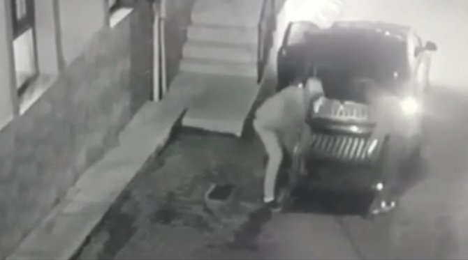 Bursa’da Bir Garip Mazgal Hırsızlığı Kamerada