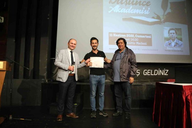 Akademilerde ‘Katılım Belgesi’ Sevinci