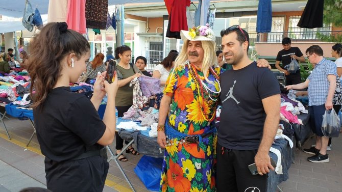 ’Bıyıklı Dudu Abla’dan Sıra Dışı Pazarlama Yöntemi