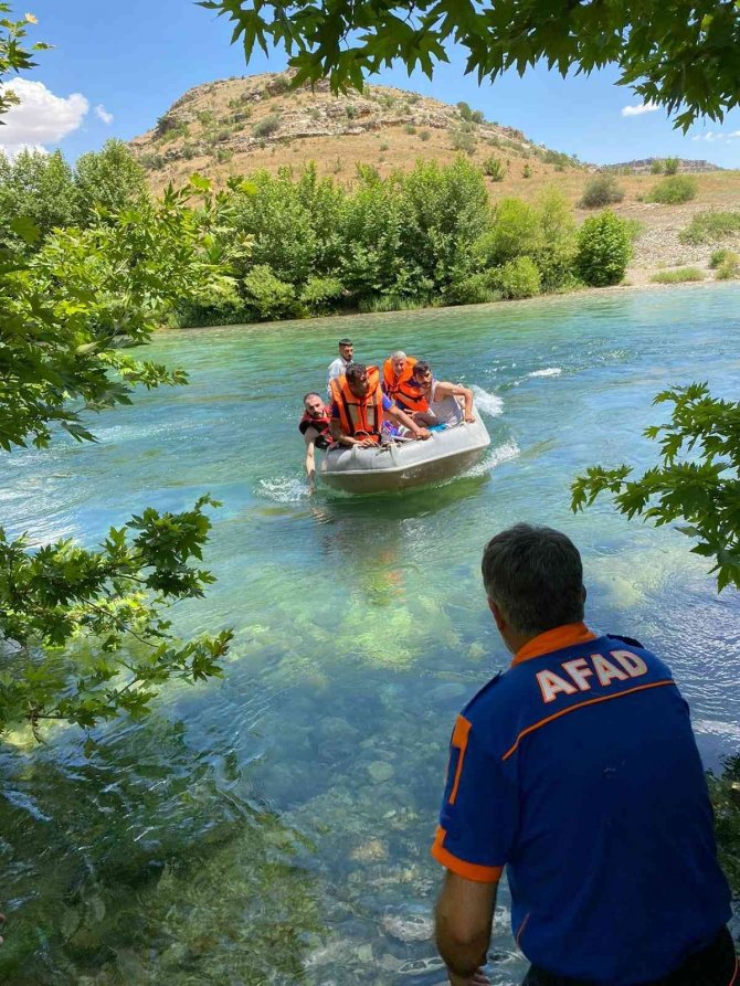 Dicle Nehri’nin Suyu Yükseldi, Mahsur Piknikçiler Afad Ekipleri Tarafından Kurtarıldı