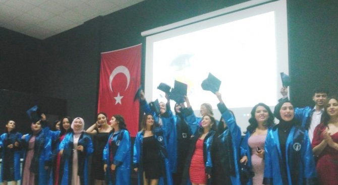 Domaniç Hayme Ana Myo’da Mezuniyet Coşkusu