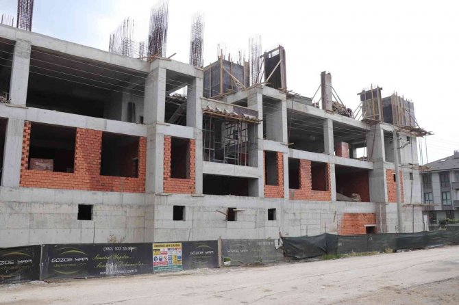 Azmimilli İ̇lkokulunda İnşaat Sürüyor