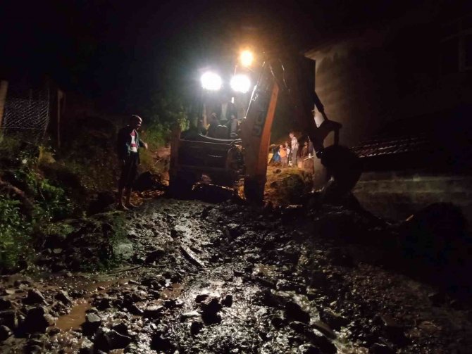 Ordu’da Sağanak: Bazı Evleri Su Bastı