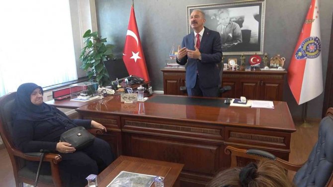 Yalova’da Kendilerini Polis Olarak Tanıtan 2 Telefon Dolandırıcısı Tutuklandı