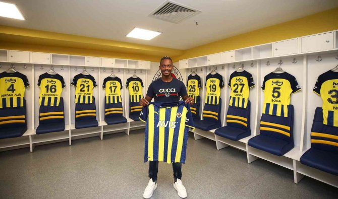 Lincoln Henrique: “Fenerbahçe İçin Sahada Her Şeyi Vereceğim”