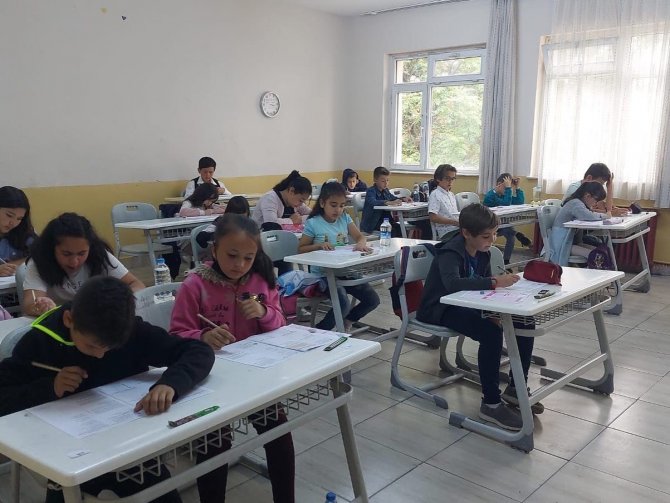 Gediz 1 Eylül İ̇mam Hatip Ortaokulu’nda Akademik Yetenek Testi Sınavı