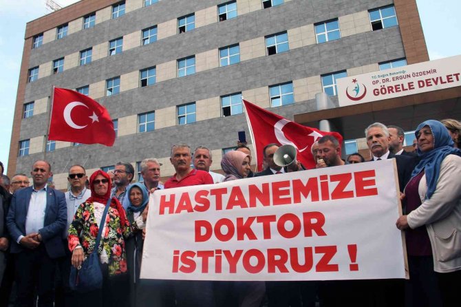 Uzman Doktor İsteyen Muhtarlardan Basın Açıklaması
