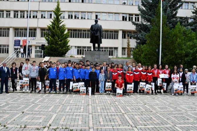 Gümüşhane’de Şampiyon Öğrenciler Ödüllendirildi