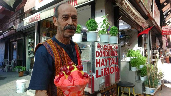 Hataylılar Haytalı Dondurma İle Serinliyor