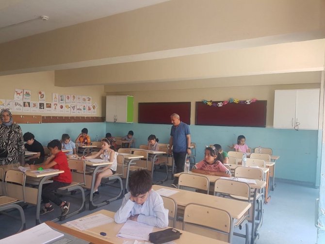 Hakkarili Öğrenciler, İ̇zmir Bilim Olimpiyatlarında