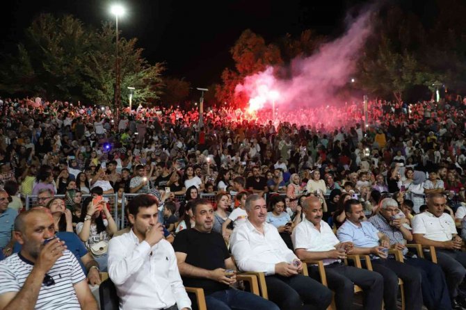 Kahta Halk Müziği Konserine Büyük İlgi