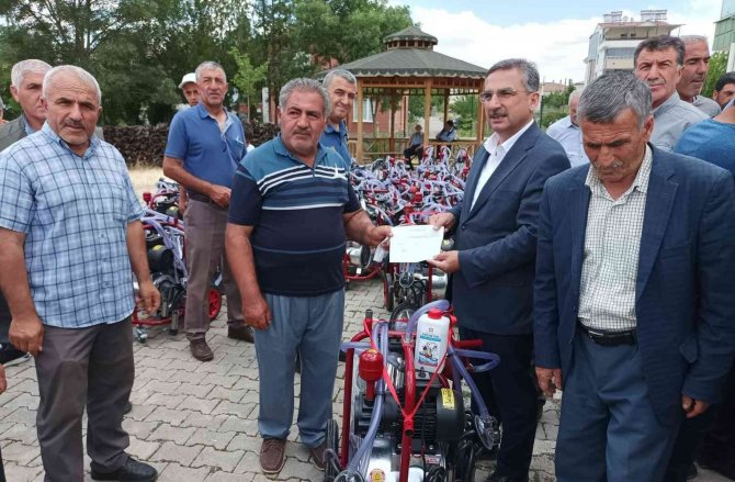 Elazığ’da Çiftçilere 385 Adet Süt Sağım Makinesi Dağıtıldı