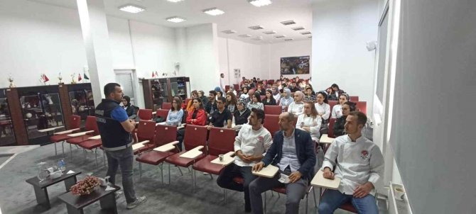 Narkotik Ekiplerinden 267 Kişiye Eğitim