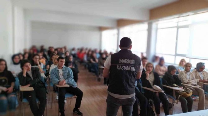 Narkotik Ekiplerinden 267 Kişiye Eğitim