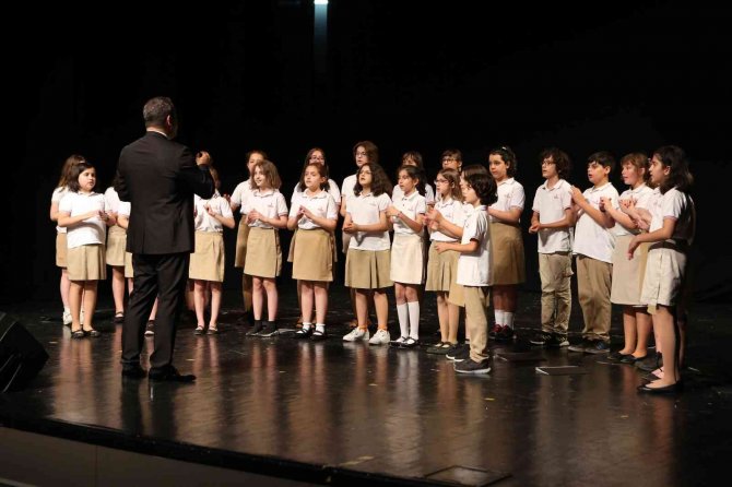 Nilüfer Çocuk Korusundan Harika Konser