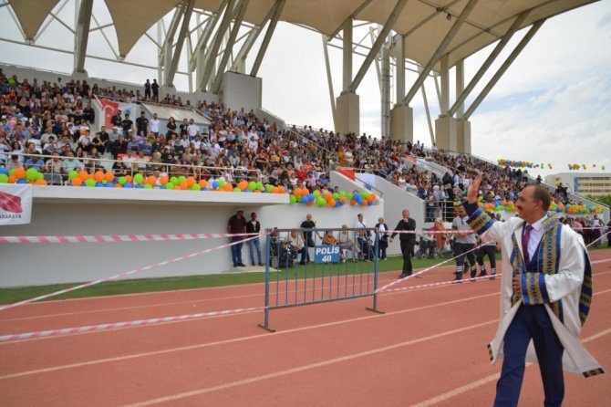 Ahi Evran Üniversitesi Öğrencileri ‘Ahilik Yemini’ İle Mezun Oldu