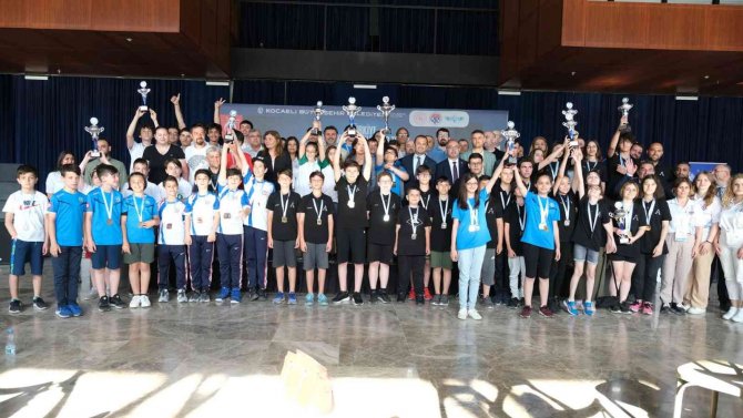 Kocaeli’de Düzenlenen Satranç Şampiyonası Sona Erdi