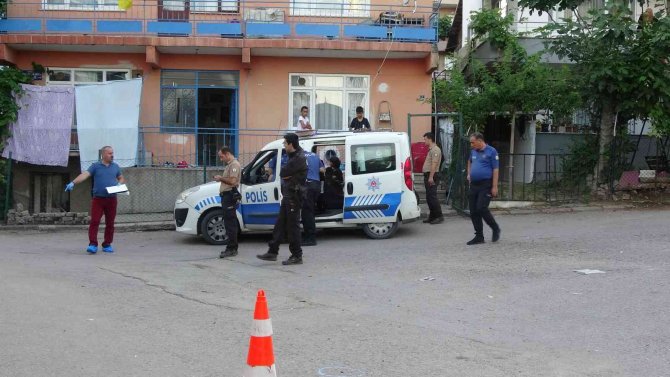 Kocaeli’de İki Grup Arasında Silahlı Bıçaklı Kavga: 3 Yaralı