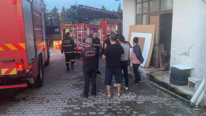Marangozhanede Çıkan Yangın Korkuttu