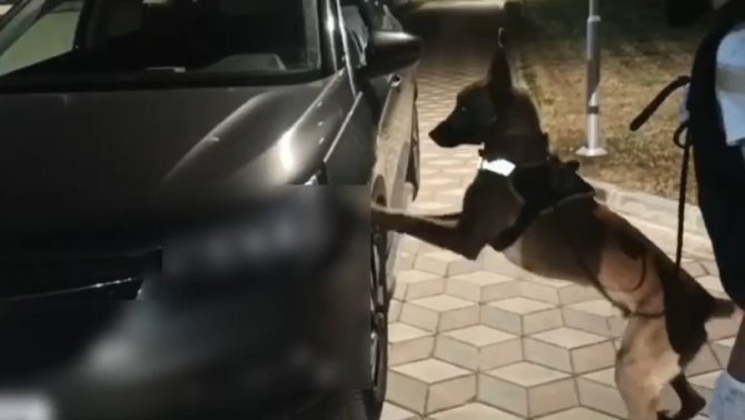 Aracın Motor Kısmına 5 Kilo Uyuşturucu Sakladılar