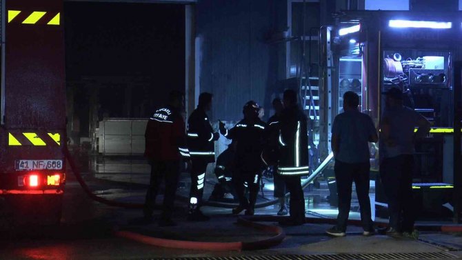 Toz Boya Fabrikası Alev Alev Yandı