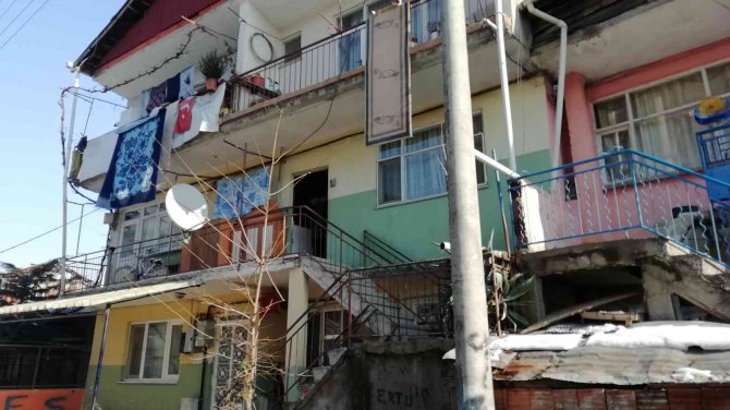 Yeni Doğurduğu Bebeğini 9 Yerinden Bıçaklayarak Öldüren Cani Anneye Müebbet Hapis