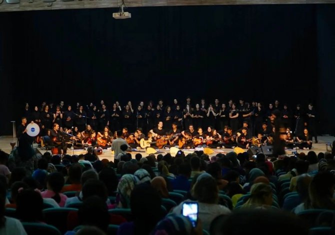Beyşehir’de 115 Kişilik Öğrenci Korosu Ve Orkestrasından Yaza Merhaba Konseri