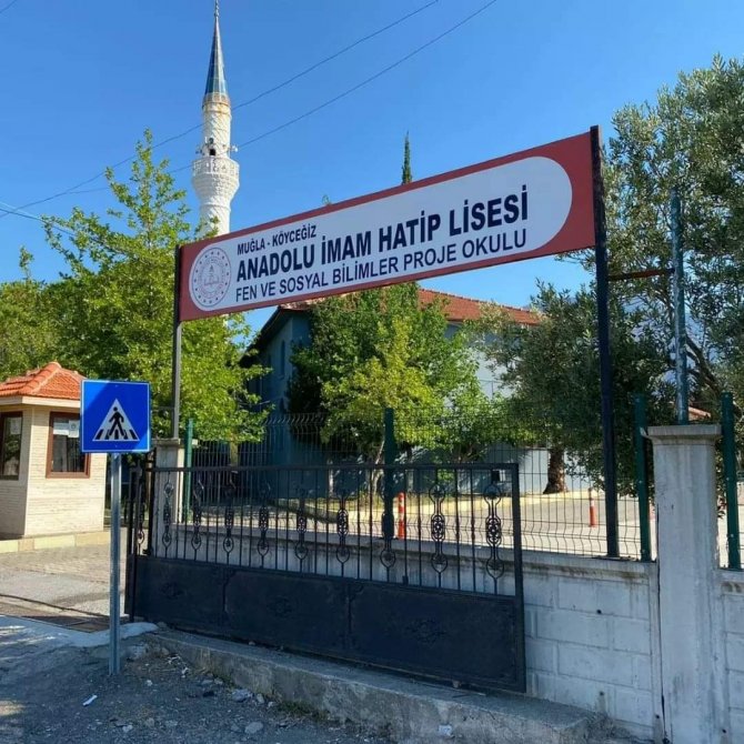 Köyceğiz Anadolu İ̇mam Hatip Lisesi ‘Fen Ve Sosyal Bilimler Proje Okulu’ Oldu